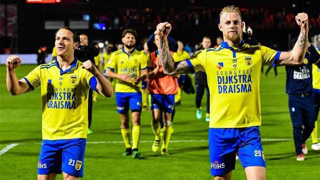 人队在锋线 人队在锋线