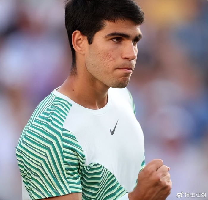 他在賽場下 他在賽場下